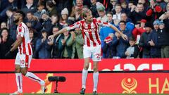 Soccer Football - Premier League - Stoke City vs Leicester City - bet365 Stadium, Stoke-on-Trent, Britain - November 4, 2017   Stoke City&#039;s Peter Crouch celebrates scoring their second goal with team mates             REUTERS/Darren Staples  EDITORIAL USE ONLY. No use with unauthorized audio, video, data, fixture lists, club/league logos or &quot;live&quot; services. Online in-match use limited to 75 images, no video emulation. No use in betting, games or single club/league/player publications. Please contact your account representative for further details.