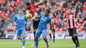 Raul García, ante Damián Suárez