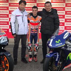 Honda premia a Pedrosa con dos motos míticas de su carrera