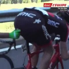 ¡El 'dedo de Jara' también existe en el ciclismo!