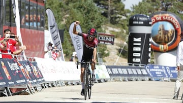 Evenepoel resiste a un gran Landa en Las Lagunas de Sosa