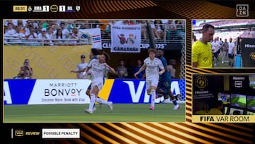 La imagen del VAR del manotazo de Alqahtani a Fran García en el área en el minuto 87 del Real Madrid-Al Hilal del Mundial de Clubes.