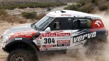 Holowczyc gana la etapa y Peterhansel sigue líder