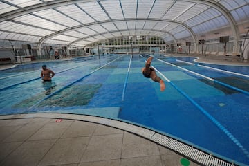 Una piscina barcelonesa, en una imagen de archivo.