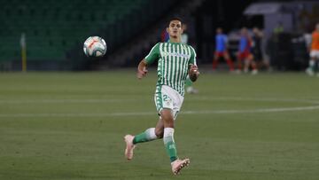 Mandi, ante el Granada.