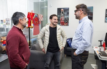 Damian Quintero, con Juan Gutiérrez (subdirector) y Vicente Jiménez (director). 