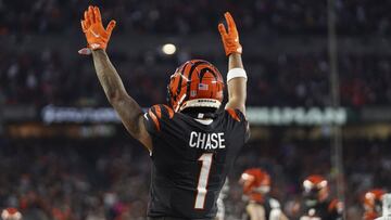 Chase reveló que antes de llegar a la NCAA, Les Miles, ex head coach de LSU, le recomendó jugar como defensive back en el football colegial.