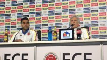 Falcao y Pékerman en rueda de prensa desde San Carlos de Apoquindo