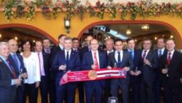 Comida de directivas en la Feria