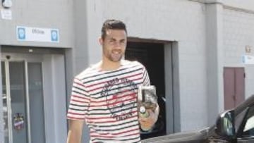 Vicente Iborra saliendo de un entrenamiento del Levante.