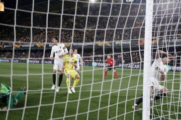 0-1. Gon?alo Guedes marc¨® el primer gol tras despejar el portero Andr¨¦s Fern¨¢ndez el penalti lanzado por Dani Parejo.
