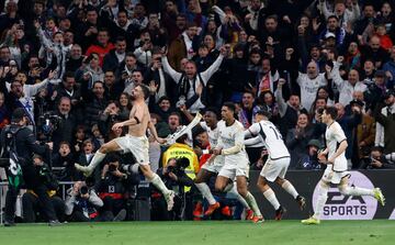 Un gol del lateral derecho en el minuto 99 decidió el polémico partido contra el Almería, en el Bernabéu. Carvajal se sumó al ataque y, después del esfuerzo realizado durante todo el partido, tuvo fuerzas para aparecer en el segundo palo y acierto para anotar.