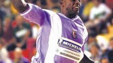 <b>ROMPEDOR. </b>Julio Fis (Valladolid) va camino de pulverizar su plusmarca de 240 goles en una campaña.