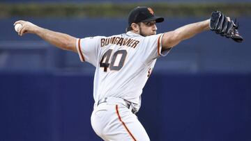 Gran parte de las opciones de entrar en playoffs para los Giants dependen de lo que haga esta noche Madison Bumgarner.