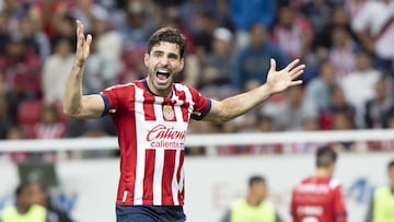 Antonio Briseño grita durante un partido de las Chivas.