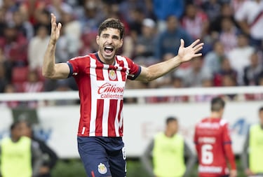 Briseño revela tensa discusión con Gago en Chivas: “No es tán fácil decir y después hacer”