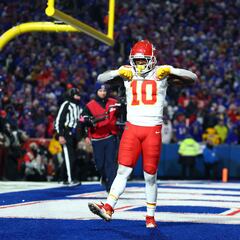 Chiefs 27 - 24 Bills NFL divisional round updates, summary, stats, score...