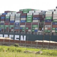 El Ever Given sigue en el Canal de Suez