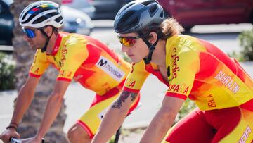 Alejandro Valverde e Iván García Cortina durante un entrenamiento en la concentración de la selección española en Alicante antes de competir en los Mundiales de Yorkshire.