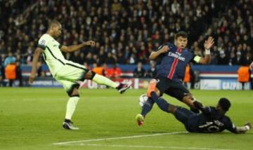 2-2. Fernandinho marcó gol del empate.