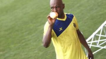 El centrocampista del 'Submarino' se disculpa.