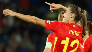 BERNA (SUIZA), 11/07/2025.- La centrocampista española Patri Guijarro celebra tras anotar el segundo gol del equipo este viernes, durante el partido del Grupo B de la Eurocopa 2025 que disputan las selecciones de Italia y España, en el Estadio Wankdorf, en Berna (Suiza). EFE/ Ana Escobar