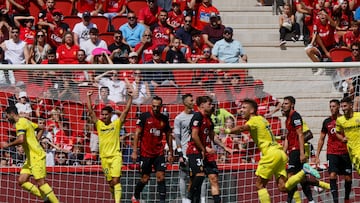 PALMA, 14/09/2024.- Los jugadores del Villarreal celebran el 0-1 durante el encuentro que se disputa este sábado en el estadio de Son Moix . EFE/Cati Cladera