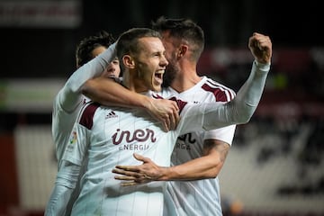 El Pingüino del equipo albaceteño volvió a ser decisivo en la goleada de su equipo al Ibiza. Dubasin anotó un tanto y dio otro. 