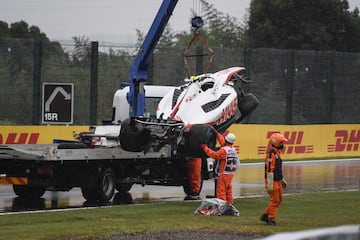 El piloto alemán de Haas terminó la Práctica estrellando el monoplaza contra la barrera. Tras conducir al pit lane terminó por derrapar y se estrelló contra la barrera de protección.