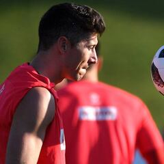 Los 23 de Japón, Polonia y Senegal, rivales de Colombia