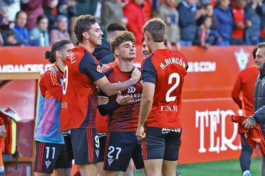 En el 85’, Joel Roca llevó al delirio a la grada de Anduva, al recoger un rechace en la frontal, y con pierna derecha, ajustar la pelota al fondo de la portería por el palo izquierdo. Un gol que daba los tres puntos al Mirandés, en el derbi contra el Burgos.
