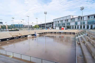 "Lo importante es que estamos todos bien y trabajando para recuperar lo antes posible la vida normal", este ha sido el mensaje que ha lanzado la academia del tenista español en sus redes sociales. Las lluvias han provocado el desbordamiento del torrente de Porto Cristo, que ha sufrido una crecida en la desembocadura provocando incidencias y arrastrando varios coches. Además, como consecuencia de las lluvias, continúan cortadas las carreteras del camino de Bendrís (Ma3321), Riuet de Porto Cristo, carretera Manacor a Cales de Mallorca y el torrente de Cala Murada.