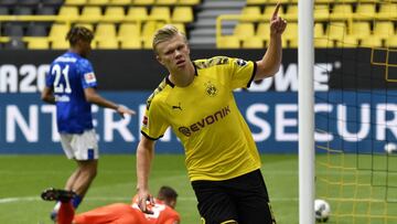 Haaland celebra el 1-0 del Dortmund ante el Schalke.