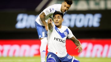 Soccer Football - Copa Sudamericana - Semi Final - First Leg - Velez Sarsfield v Lanus -  Estadio Jose Amalfitani, Buenos Aires, Argentina - January 6, 2021 Velez Sarsfield&#039;s Cristian Tarragona reacts Pool via REUTERS/Natacha Pisarenko