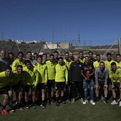 Jonathan Viera, de visita en la Ciudad Deportiva