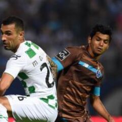 Tecatito Corona anotó su tercer gol con el Porto