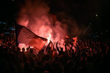 Los aficionados franceses celebraron la clasificación de su selección para la final del Mundial.