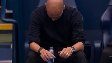 ¡Tierra, trágame! El nuevo portero de Guardiola la lía en su debut en el Etihad y vean a Pep...