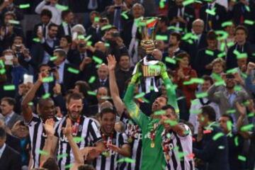 Juventus derrotó por 2-1 a Lazio en tiempo extra, y se coronó campeón de la Copa Italia 2014-15. La escuadra de Turín sueña con el ansiado ‘triplete’.