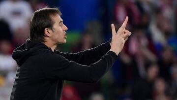 Lopetegui, en un partido con el Sevilla.