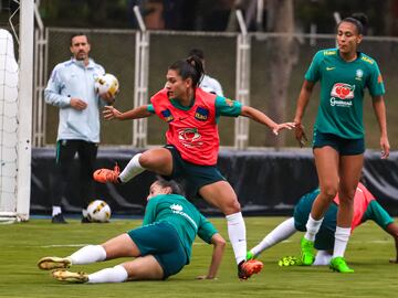 Luego de la victoria ante Paraguay, la Selección Femenina de Brasil volvió a trabajos de campo en la cancha de la Universidad Industrial de Santander, esta vez con miras a la gran final de la Copa América Femenina ante Colombia.