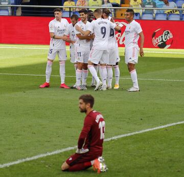 Los jugadores del Real Madrid celebran el 0-1 de Vin¨ªcius.