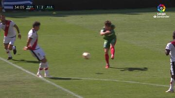 El golazo a la escuadra de Ibai Gómez en el Alavés-Rayo