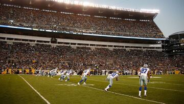 PITTSBURGH, PA - NOVEMBER 13: The Dallas Cowboys lineup for a kickoff in the second quarter during the game against the Pittsburgh Steelers at Heinz Field on November 13, 2016 in Pittsburgh, Pennsylvania. Justin K. Aller/Getty Images/AFP
== FOR NEWSPAPERS, INTERNET, TELCOS & TELEVISION USE ONLY ==