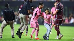 A young girl “fulfilled her dreams” when she managed to dodge Lionel Messi’s intense security on the field and get a selfie with the Inter Miami star.