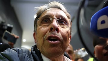 Fabio Ochoa, former Colombian drug trafficker and leader of the Medellin Cartel speaks to the media after arriving at El Dorado International Airport following his deportation after serving his sentence in the United States for drug trafficking, in Bogota, Colombia Decembre 23, 2024. REUTERS/Luisa Gonzalez