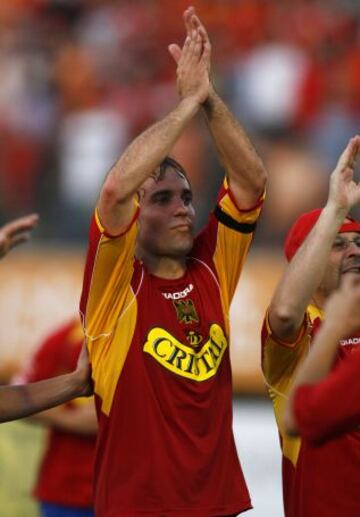 Jos&eacute; Luis Sierra se retira de la actividad profesional el 11 de febrero de 2009. En su &uacute;ltimo partido oficial, anota un gol de tiro libre por Uni&oacute;n Espa&ntilde;ola ante la Universidad de Concepci&oacute;n, por semifinales de Copa Chile (1-2).