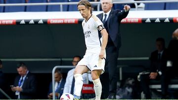 Luka Modric durante una jugada del partido.