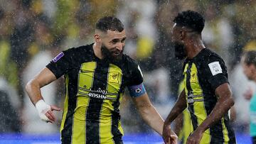 Benzema celebra un gol de Al Ittihad.