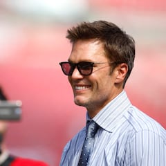 Learn from the best: Tom Brady shares expert tip to throw the football like a pro quarterback in the wind